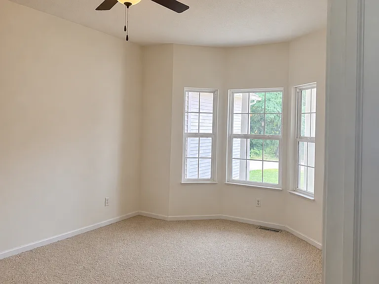 855 Emerald Lake Pkwy — Photo 6