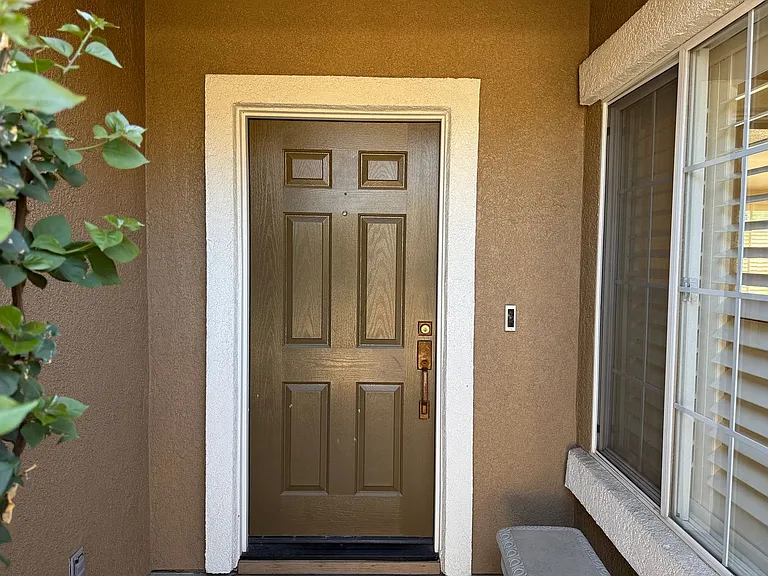 4024 Eastport Dr — Photo 5