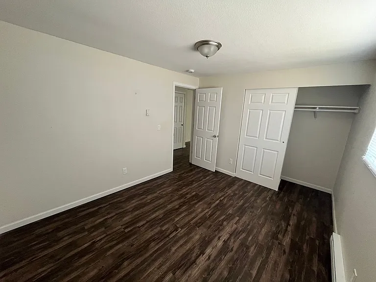 110 Stanford Dr — Photo 8