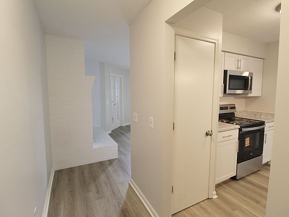 5th image of 1112-7 Blue Ridge Dr