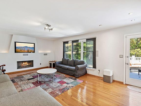 4th image of 9848 Orchard Club Dr