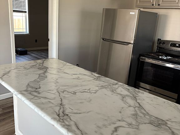 2nd image of 2516 Esplanade St #B