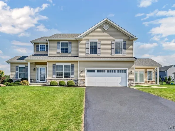 47 Knoche Way, Orchard Park, NY 14127