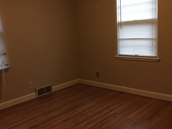 3rd image of 2423 Barrington Pl