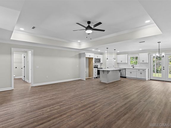 3rd image of 418 Brandi Ave
