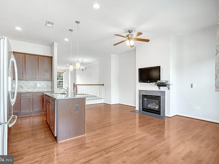 22653 Vienna Green Ter — Photo 13