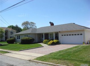 4 21st St, Jericho, NY 11753