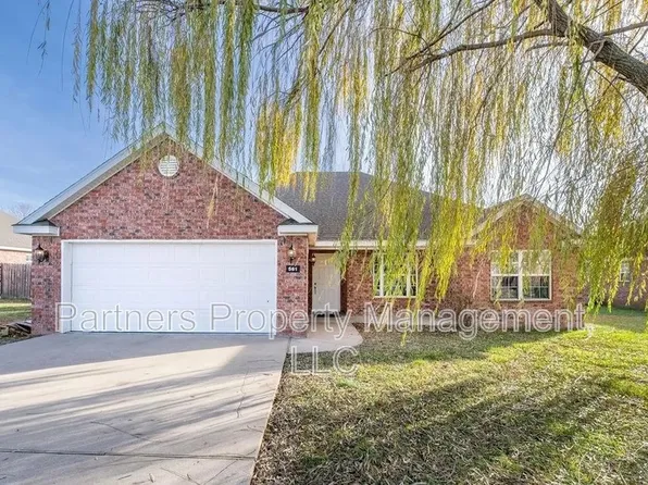 561 Red Bud St, Centerton, AR 72719
