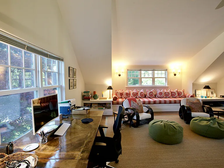 6 Cobbetts Ln — Photo 26