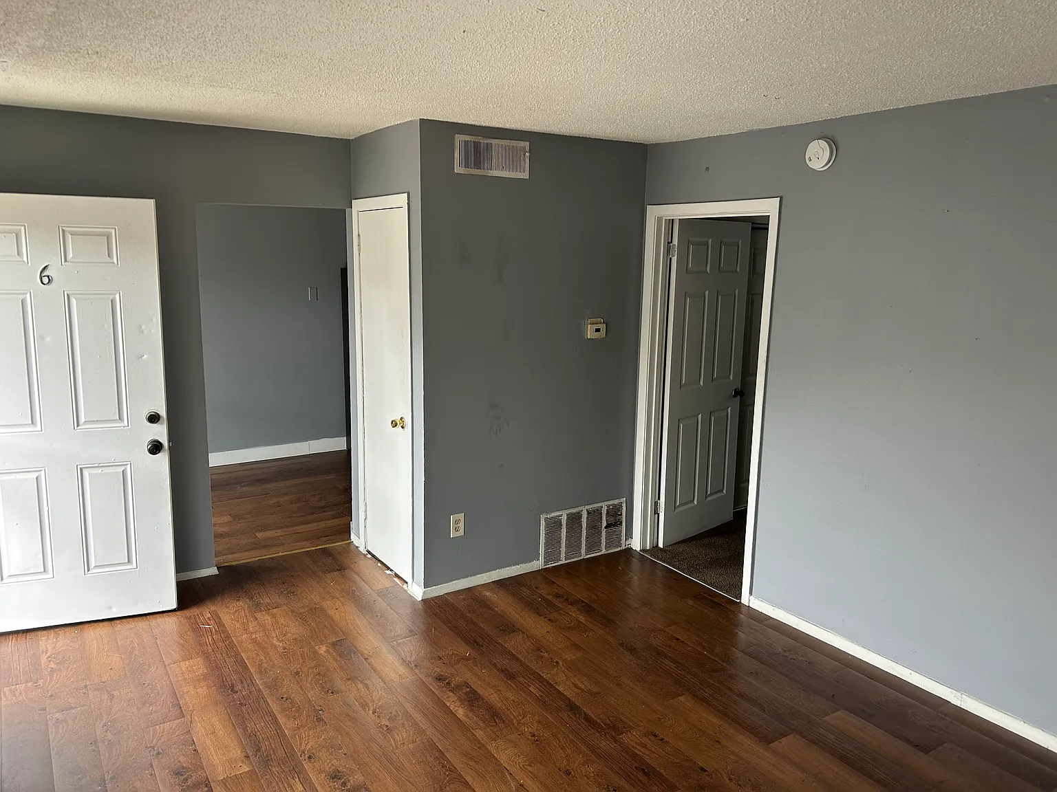 6-1287 E Raines Rd — Photo 2