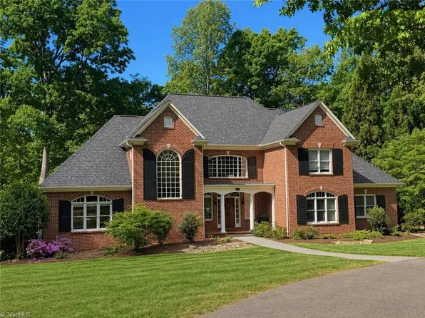 160 Wellsprings Ct, Pfafftown, NC 27040