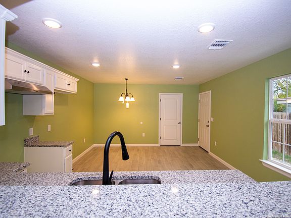 5th image of 331 S SAN IGNACIO AVE