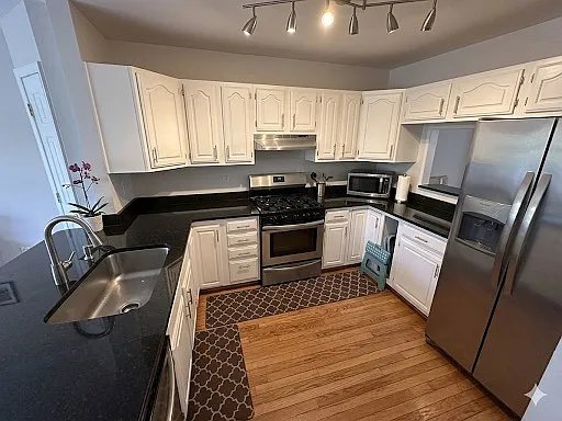 501 Haverford Ct — Photo 3