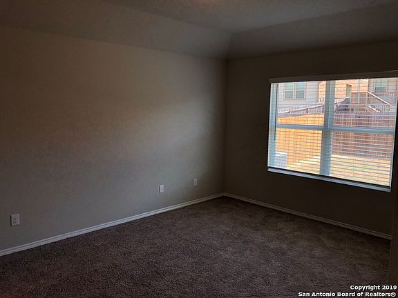 5th image of 242 Fernwood Dr