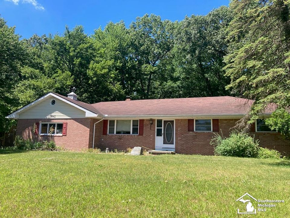 1st image of 3942 Lucille Dr