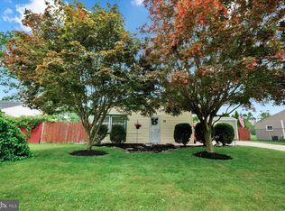 38 Gun Rd, Levittown, PA 19057