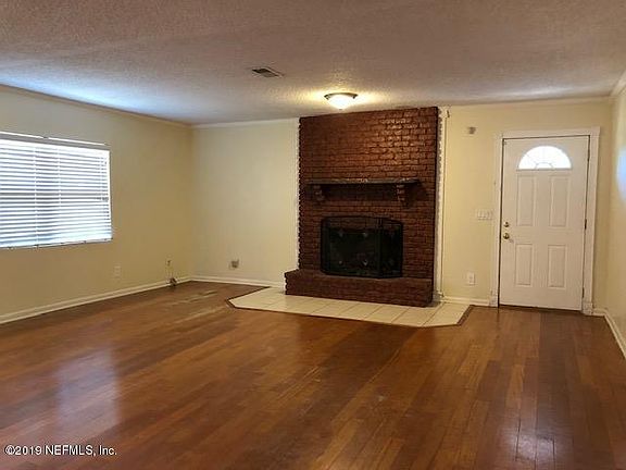 5th image of 13321 Gillespie Ave
