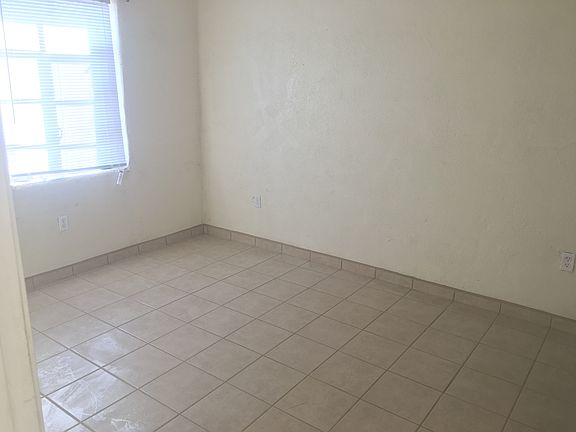 4th image of 923 S Solano Dr APT 3