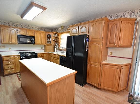4th image of 103 Buckingham Pl