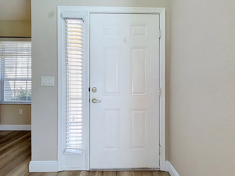 5281 Bowline Ct — Photo 3