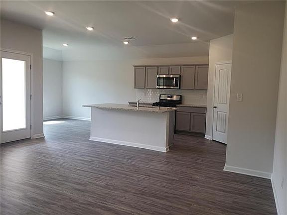 4th image of 28429 Evangeline Ln