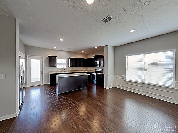 4th image of 1104 Selous Dr