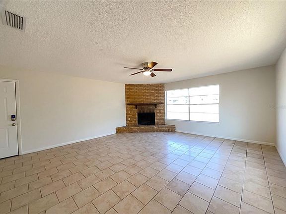 3rd image of 8 Bahia Court Loop