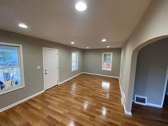 2nd image of 5542 Bonita St
