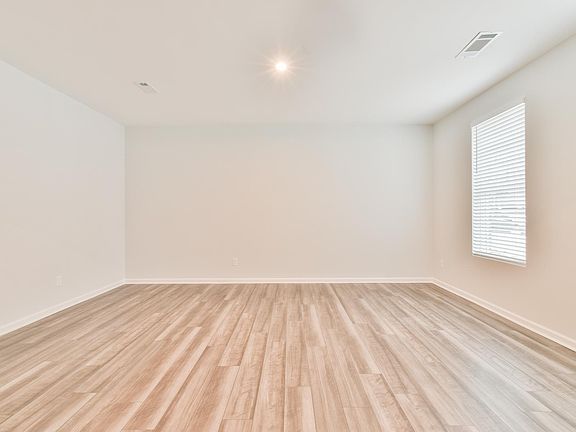 3rd image of 2630 Whistler Way NE