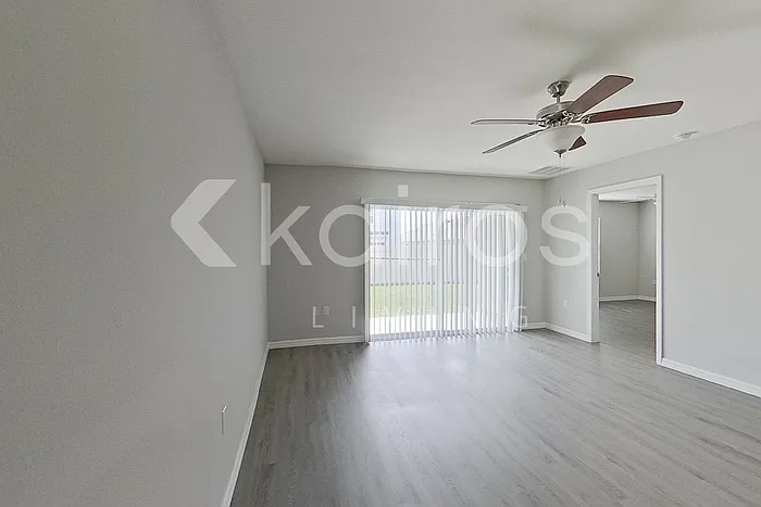 3 bed, 2.0 bath, 1453 sqft, $2,045 — Photo 2