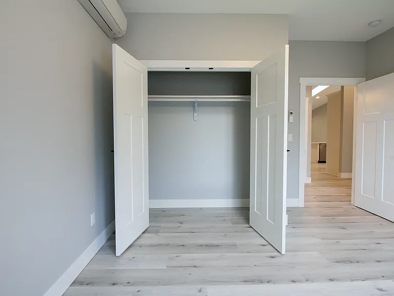 1037 SE Date Ave — Photo 12