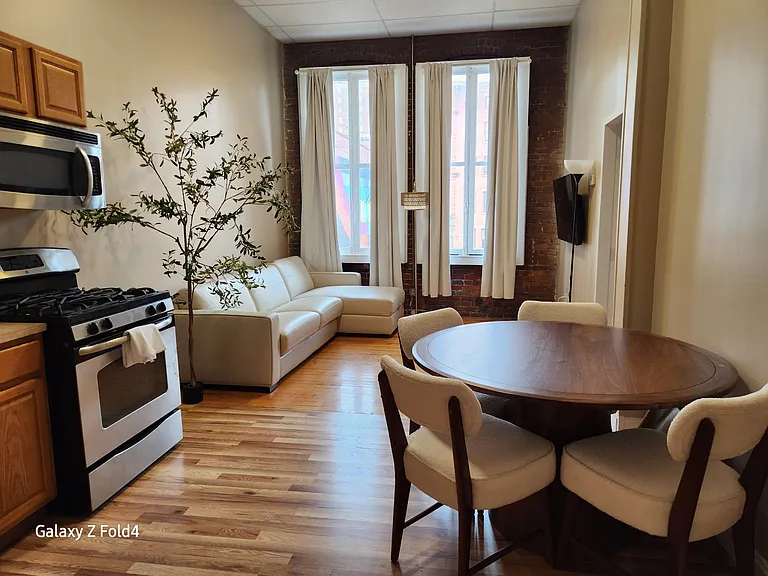 124 Washington St #302 — Photo 1