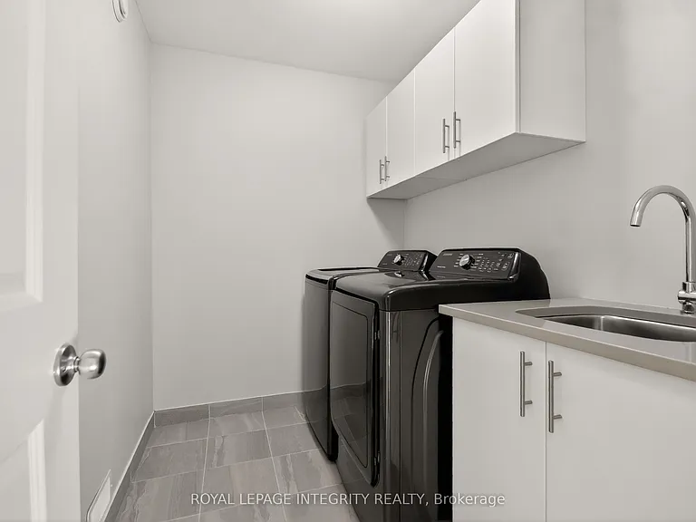 165 Angelonia Cres — Photo 22