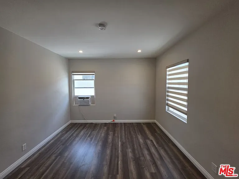 2012 S Holt Ave #2014 — Photo 7