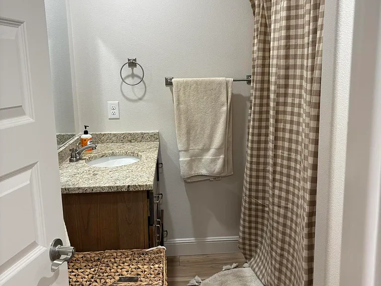 503 Rose Ave — Photo 16