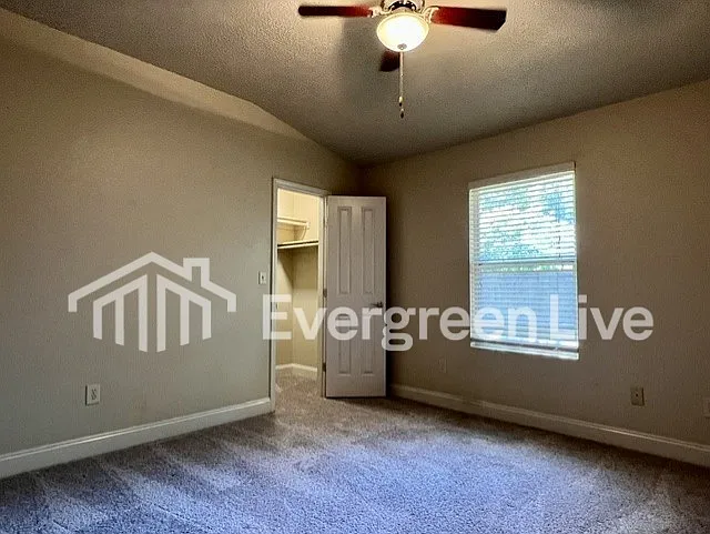 105 Barrow Ct — Photo 6