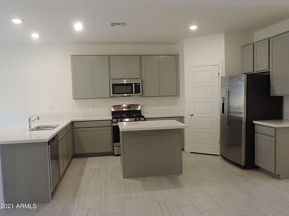 4th image of 896 E Cactus Wren Dr