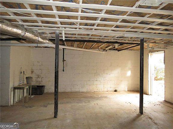 3rd image of 311 Peachtree Hills Ave NE APT 6A