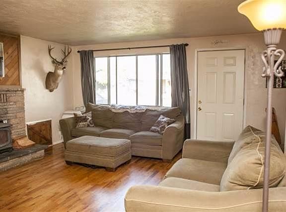 3rd image of 2857 Howard Ave
