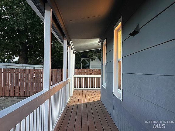 4th image of 524 S Almond St