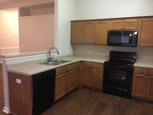 147 Arbor Village Dr — Photo 4