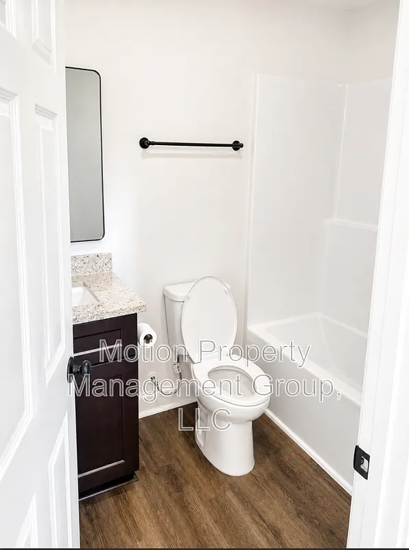 1 bed, 1.0 bath, $700 — Photo 4