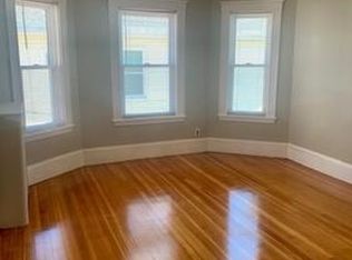 12 Oxford St #3, Somerville, MA 02143