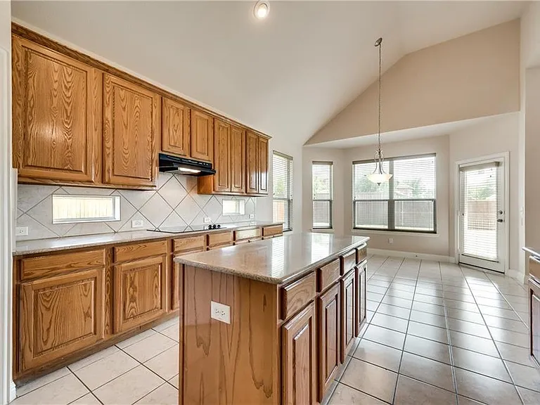 434 Teagarden Ct — Photo 16