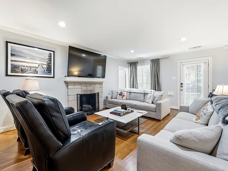 5330 McCommas Blvd — Photo 3