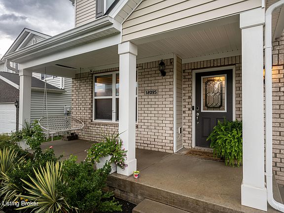 3rd image of 12095 Parkview Trace Dr