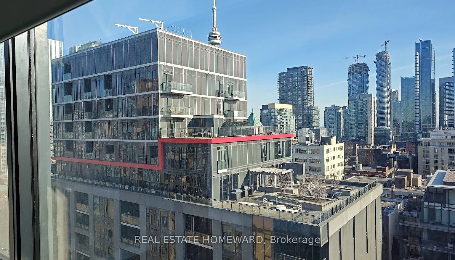 458 Richmond St W — Photo 4