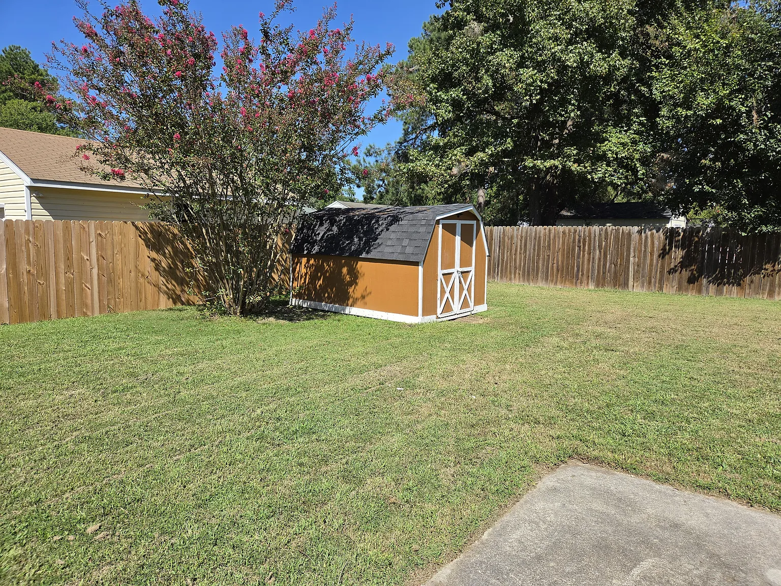 3 bed, 1056 sqft, $1,880 — Photo 4