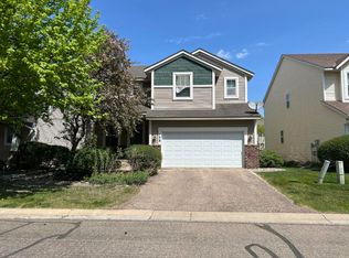 738 Bennett Dr, Chaska, MN 55318