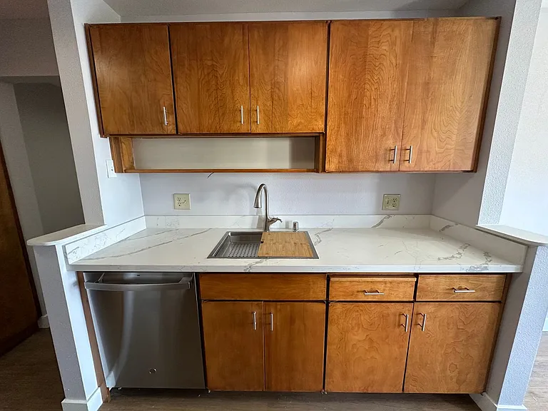 6 Commodore Dr #348 — Photo 9